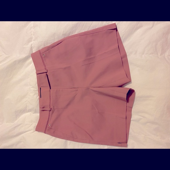 White House Black Market 5” Stretch Shorts - Picture 1 of 3